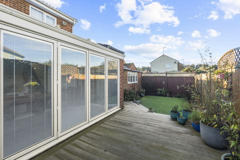 3 bedroom end of terrace house for sale, Crown Close, Bishop's Stortford CM22