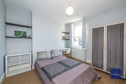 2 bedroom apartment to rent, Brook Drive, London SE11