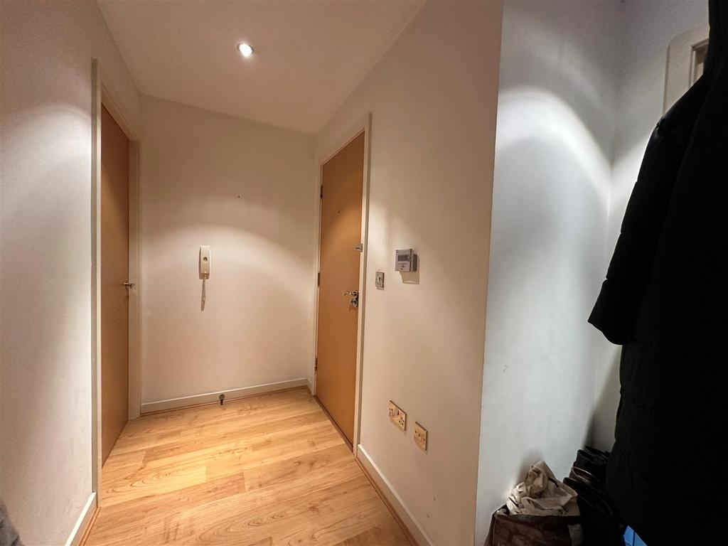 Hallway.jpg