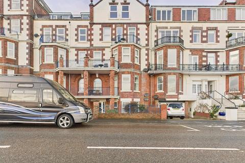 2 bedroom flat for sale, South Marine Drive, Bridlington