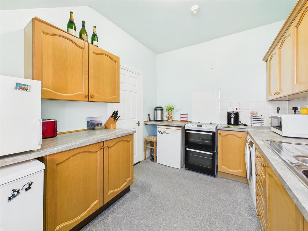 Kitchen:
