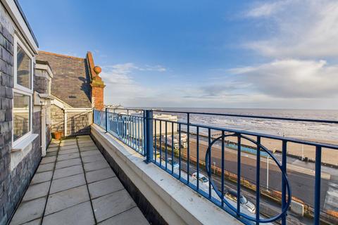 2 bedroom flat for sale, South Marine Drive, Bridlington