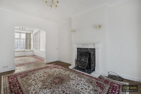 3 bedroom semi-detached house for sale, Crossgate, Greenford