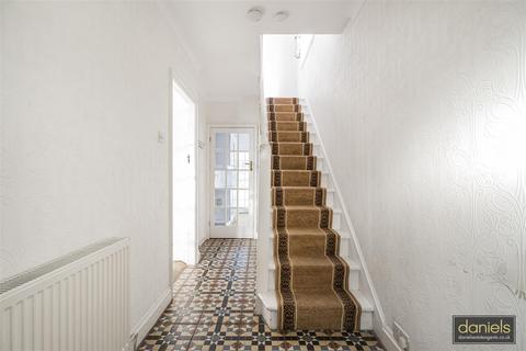 3 bedroom semi-detached house for sale, Crossgate, Greenford