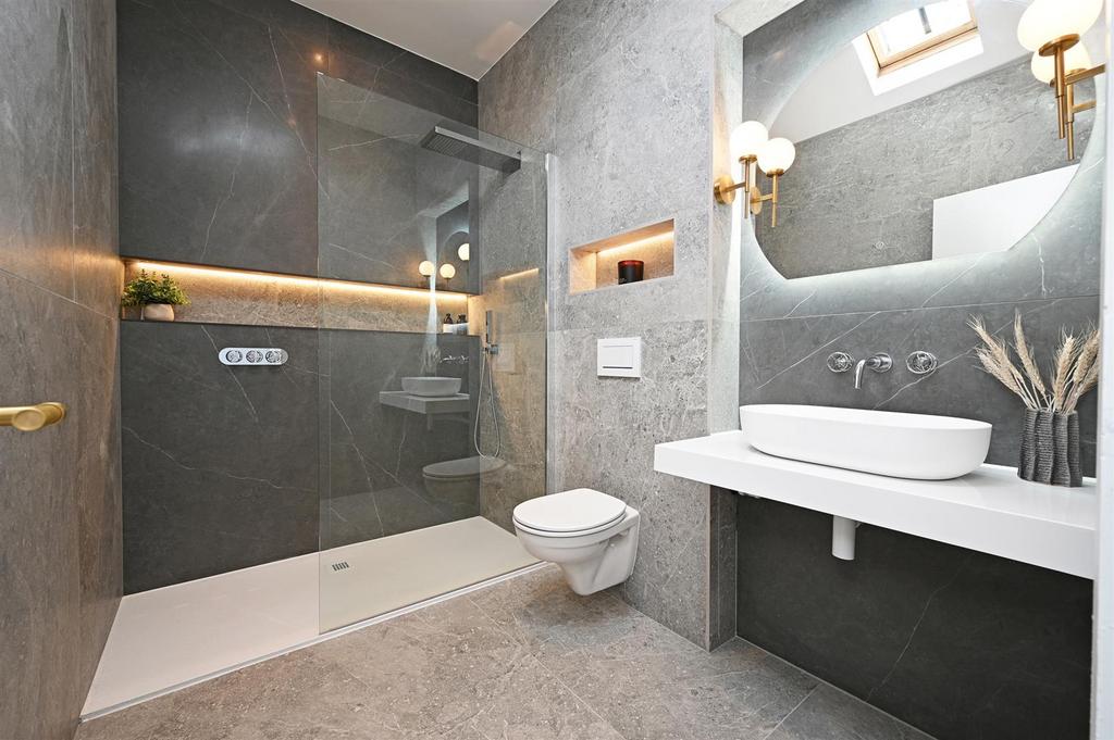 Family Shower Room