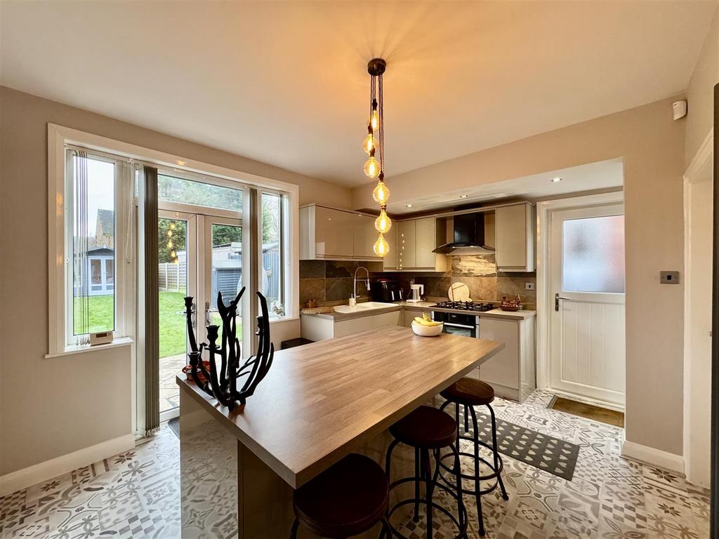Dining kitchen