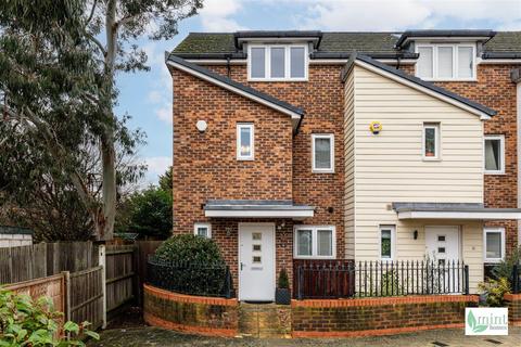undefined, Pyle Close, Addlestone KT15