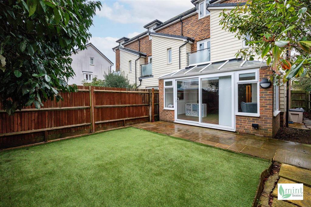 Pyle Close - Watermark-27.jpg