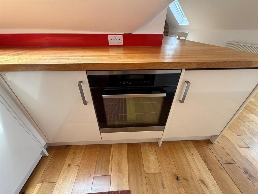 Kitchen Three.jpg