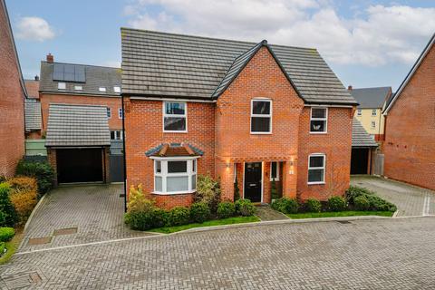4 bedroom detached house for sale, Portland Close, Aylesbury HP22