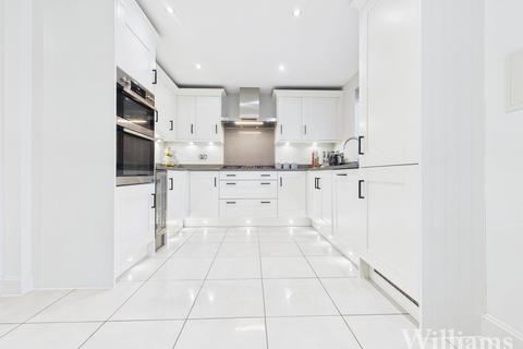 4 bedroom detached house for sale, Portland Close, Aylesbury HP22