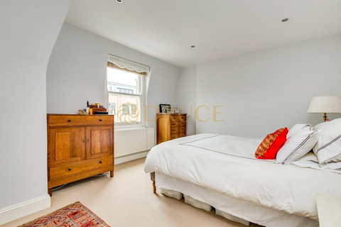 3 bedroom house to rent, Chesilton Road, London, SW6