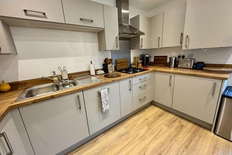 3 bedroom semi-detached house for sale, Fairlie Gardens , Midway  DE11