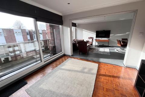 2 bedroom flat to rent, Denewood Court, Victoria Road, WILMSLOW