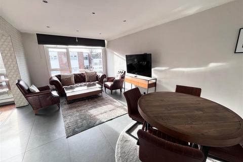 2 bedroom flat to rent, Denewood Court, Victoria Road, WILMSLOW