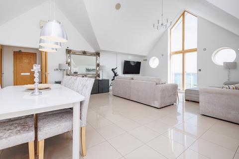 2 bedroom flat to rent, Honeycombe Beach, Honeycombe Chine, Bournemouth