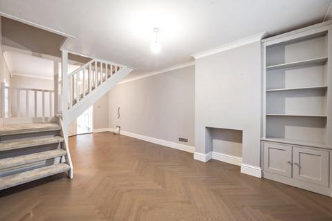 2 bedroom semi-detached house to rent, Waterloo Road, Berkshire RG40