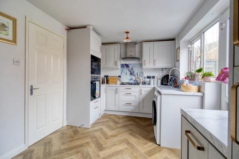 2 bedroom terraced house for sale, Hawfinch Close, Covingham