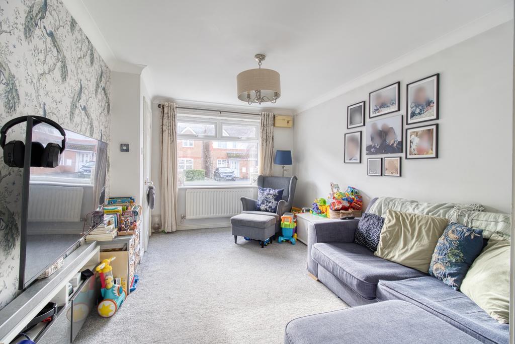 Lounge - Ewe Move Swindon South