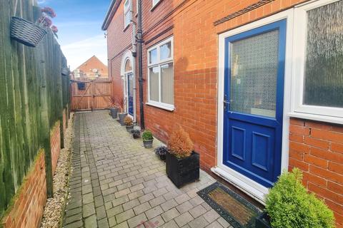 3 bedroom semi-detached house for sale, Sandringham Road, Doncaster DN2