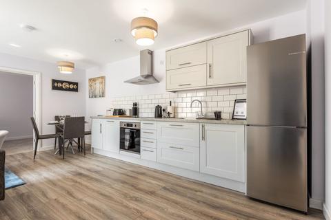 undefined, Luna, Fifth Avenue, York, YO31