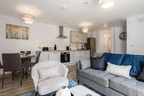 undefined, Luna, Fifth Avenue, York, YO31