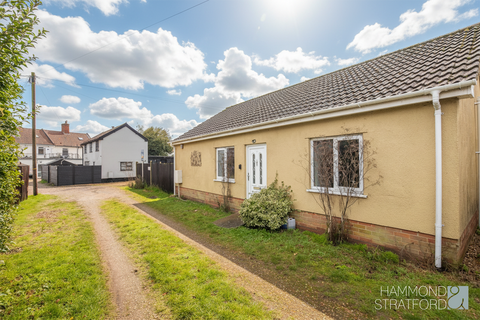 3 bedroom detached bungalow for sale, The Drift, Attleborough