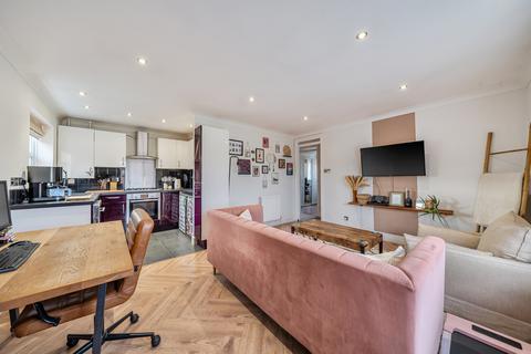 2 bedroom maisonette for sale, Crawshaw Road, Ottershaw, KT16