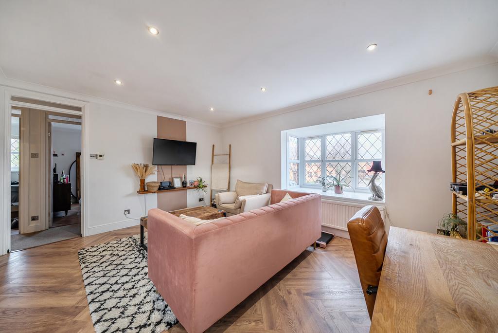 Sitting/Dining Room