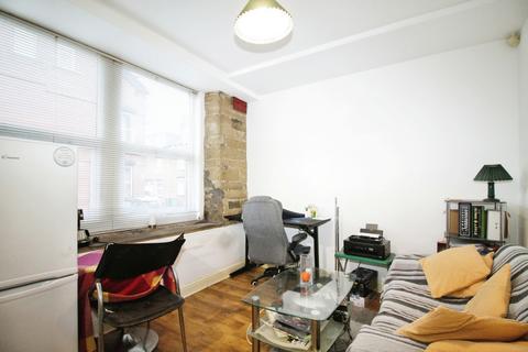 1 bedroom property to rent, Armley, Leeds, LS12