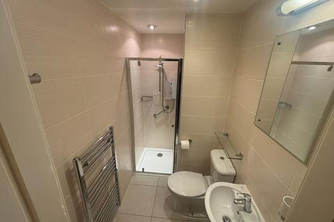 3 bedroom flat to rent, Rosemount Viaduct, Rosemount, Aberdeen, AB25
