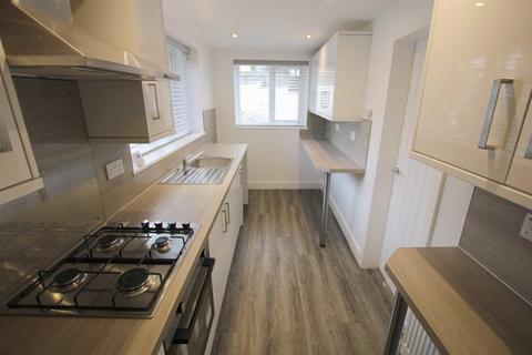 2 bedroom detached house to rent, Lower Wortley Road, Wortley, Leeds