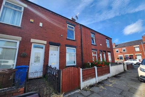 2 bedroom house to rent, Stelfox Street, Eccles, Manchester