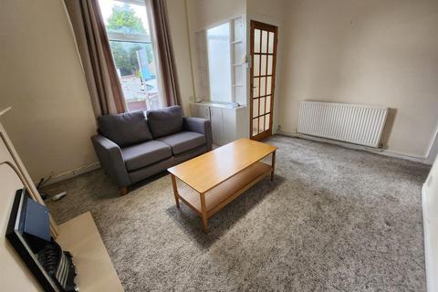 2 bedroom house to rent, Stelfox Street, Eccles, Manchester