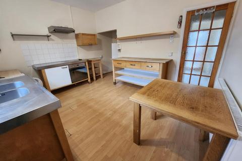 2 bedroom house to rent, Stelfox Street, Eccles, Manchester