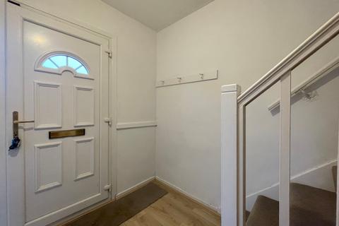 3 bedroom semi-detached house to rent, Tinshill Avenue, Leeds, West Yorkshire, LS16