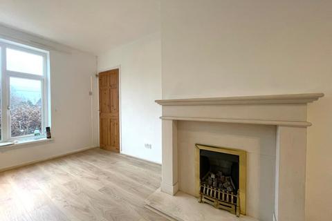 3 bedroom semi-detached house to rent, Tinshill Avenue, Leeds, West Yorkshire, LS16