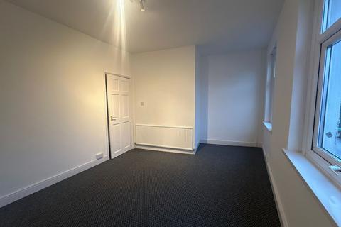 2 bedroom terraced house to rent, Llanvair Road, Newport NP19