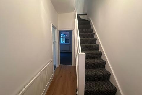2 bedroom terraced house to rent, Llanvair Road, Newport NP19