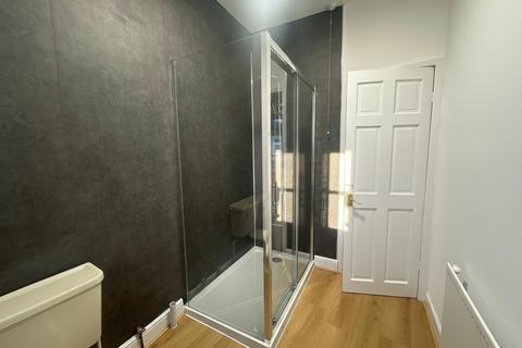 3 bedroom terraced house to rent, Llanvair Road, Newport NP19