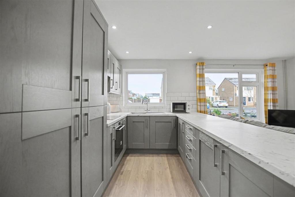 Open Plan Living/Dining Kitchen