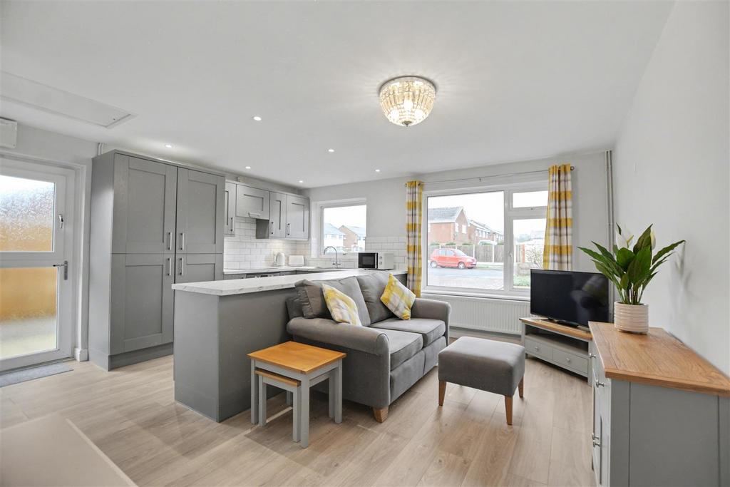 Open Plan Living/Dining Kitchen