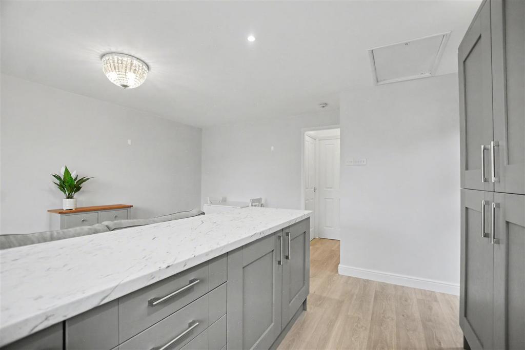 Open Plan Living/Dining Kitchen