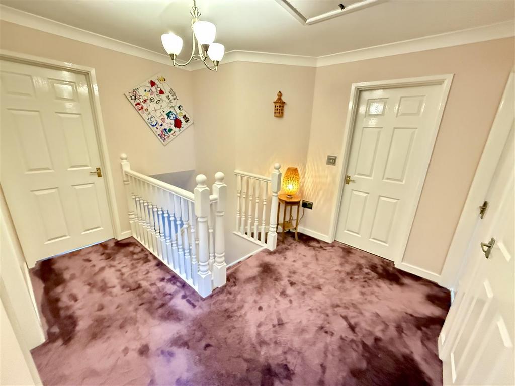 Galleried landing