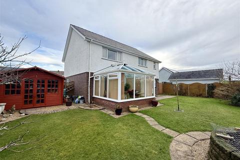 4 bedroom detached house for sale, Bryn Hyfryd, Pennant, Llanon
