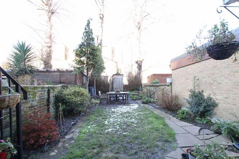 1 bedroom flat to rent, Tollington Road, London N7