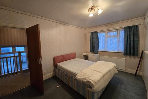 3 bedroom semi-detached house for sale, West View, NW4