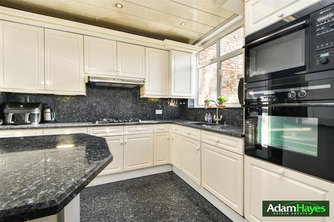3 bedroom end of terrace house for sale, Woodside Grove, London N12