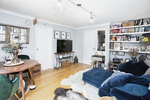 2 bedroom flat for sale, London E9