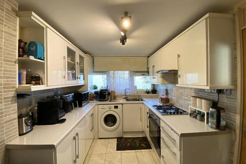 2 bedroom flat for sale, Ferraro Close, Hounslow
